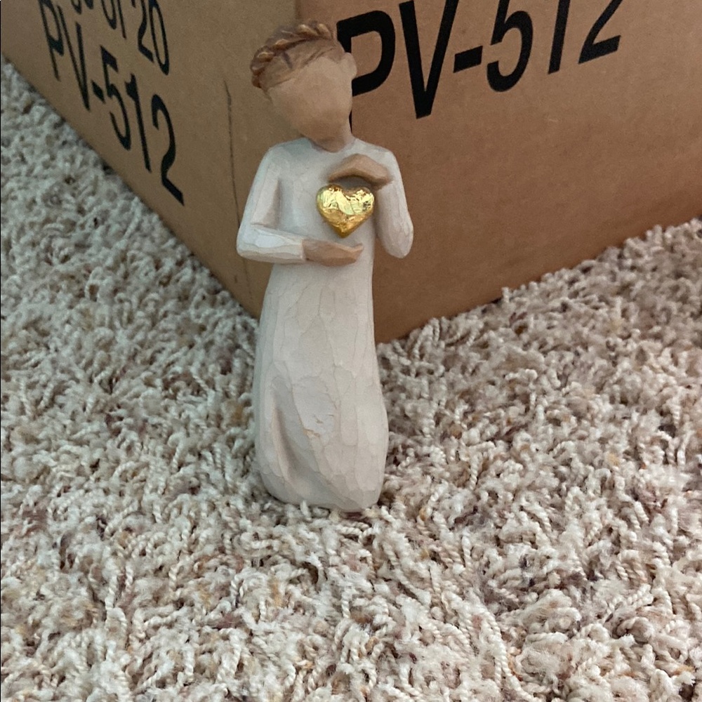 Willow Tree Figurine Holding Gold Heart